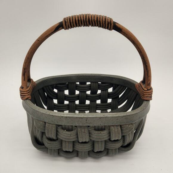 Woodsy Moss Green & Brown Ceramic Basket For Easter‎ Bunny Flowers Artist Stamp - Picture 1 of 9